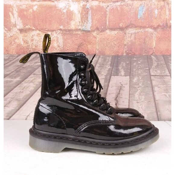 Dr. Martens Pascal Stud AirWair Boots Black Patent Leather Women's Size 6 AW006 - Picture 3 of 8
